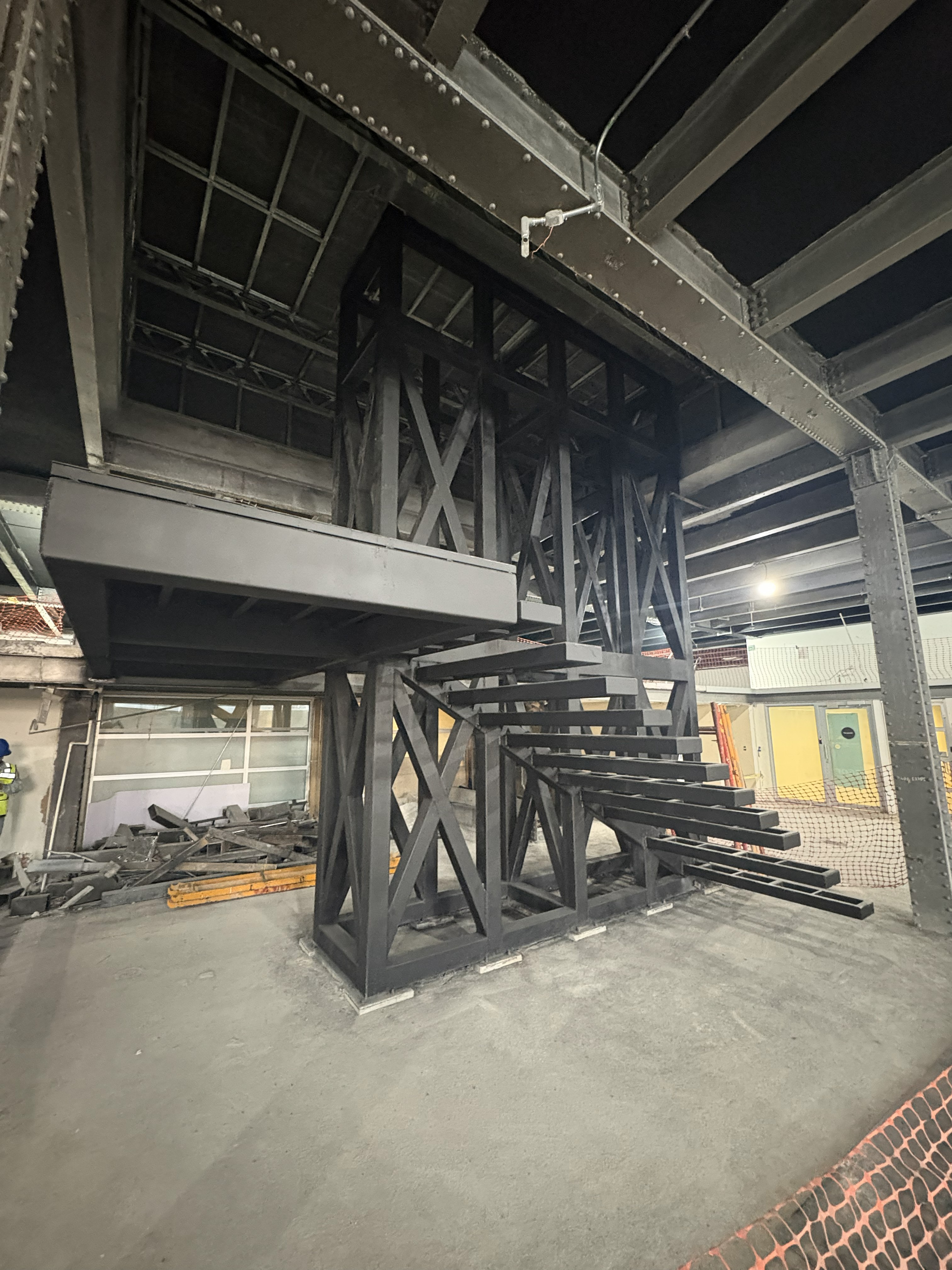 Escalera Central FEMSA - 1