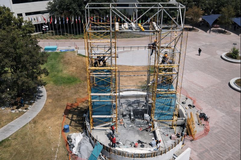 Monumento Eugenio Garza Sada - 1