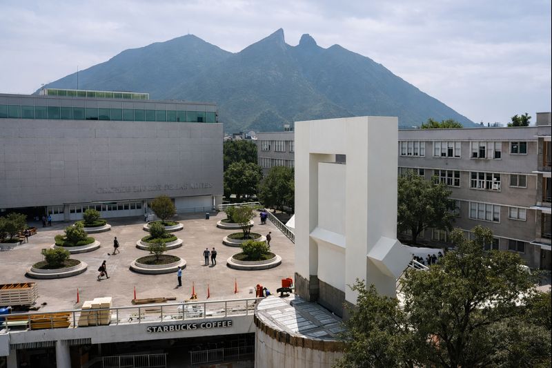 Monumento Garza Sada